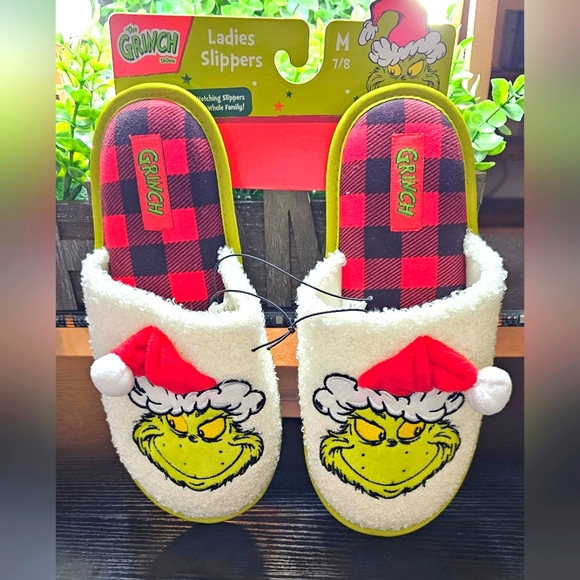 Grinch slippers Womens size 7-8. Nwt - Picture 1 of 3